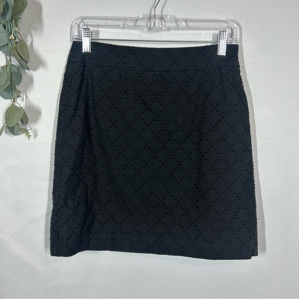 LOFT | 100% Cotton Textured Mini Skirt Black Women’s Size 2